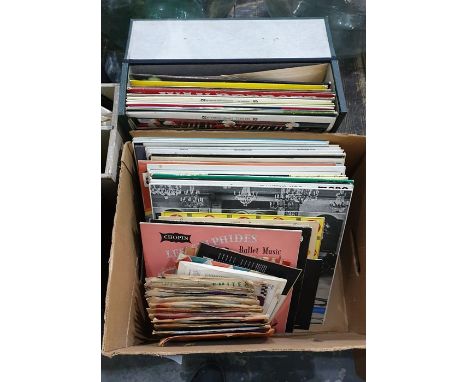 Quantity of 45 records including Buddy Holly, Mike Preston, Cliff Richard, The Checkmates, Shirley Bassey, some EP's and vari