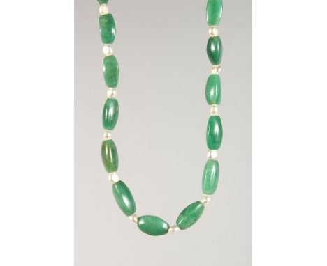 A GOOD CHINESE JADE / JADELIKE HARDSTONE &amp; PEARL ELONGATED NECKLACE, 72cm open.