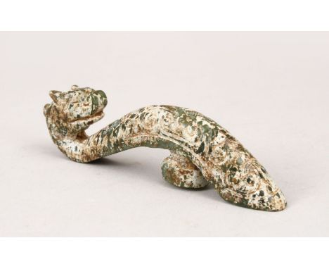 A GOOD CHINESE CARVED JADE BELT CLIP IN THE FORM OF A CHILONG,11.5cm