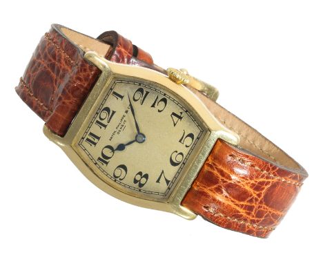 Armbanduhr: historisch bedeutende Patek Philippe Tonneau von 1925, Art déco: Ca. 26 × 36mm, 18K Gold, "Tonneau", rückseitig m