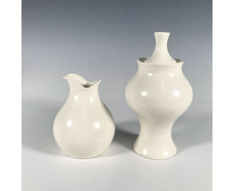 This minimalist set of modern home decor includes a lidded vase and carafe, designed by Hungarian designer and ceramist Evan 