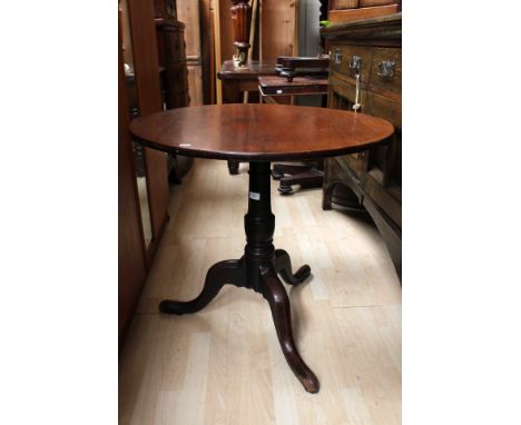 Tripod tilt top table