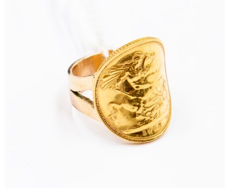 A 1958 Sovereign ring, 9ct gold mount, total gross weight approx. 11.5gms.