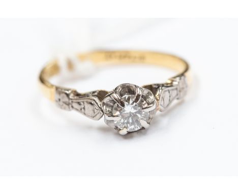 A diamond solitare ring, diamond approx 0.30ct, 18ct gold, size N, total gross weight approx 2.8gms