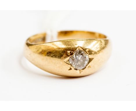 A diamond set 9ct gold ring, star set diamond approx 0.15ct, size K, total gross weight approx. 4gms.