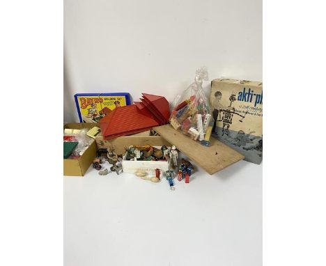 An Akti-Play, a 20thc Danish toy designed by Niels Jensen, complete with original box, a Bayko building set, miscellaneous El