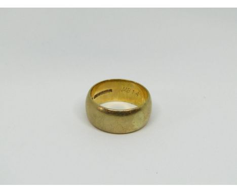 9ct wedding ring, size Q/R, 8.6g 