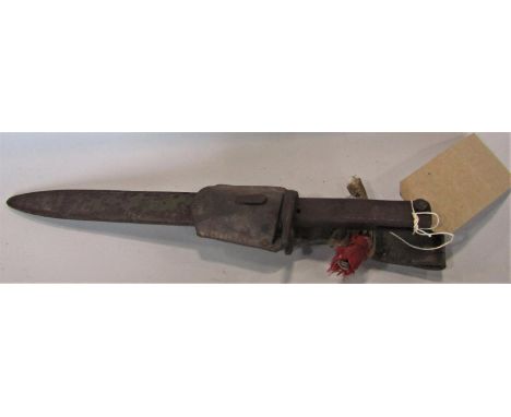World War I military bayonet dagger within steel sheath, 43cm 