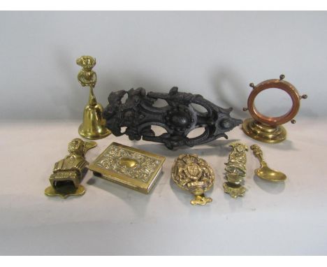 Collection of mainly brass door furniture to include a Shakespeare knocker, an imp knocker, a further royal crest knocker, to