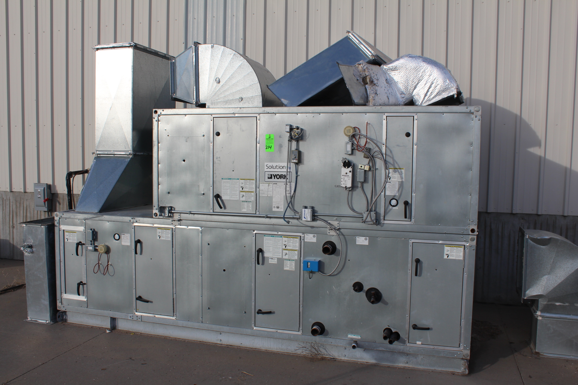 York Air Conditioning & Heating Unit w/ Condenser, Model XTI08X072