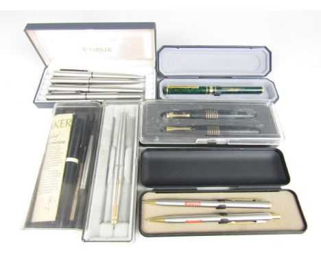 A collection of vintage pens including Parker etc