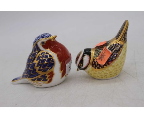 A Royal Crown Derby model of a robin, h.7cm; together with one of a bluetit (2)