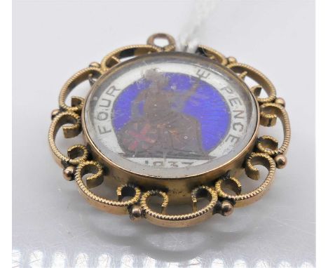 A 9ct gold pendant containing enamelled fourpence coin dated 1837, dia. 22mm