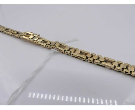 A modern 9ct gold flat link necklace, 29.1g, width 7.5mm, length 50cmNo apparent damage.Clasp functions.