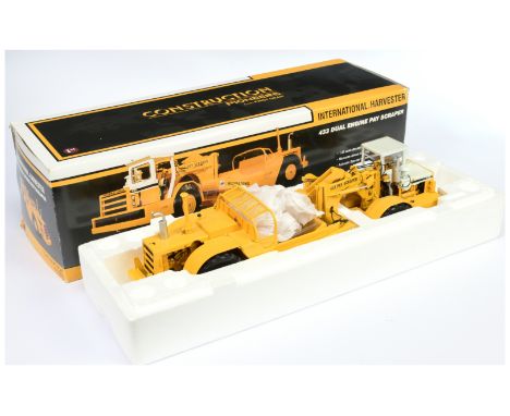 First Gear Construction Pioneers (1/25th Scale) International Harvester dual engine pay scraper - Yellow and white - Mint in 