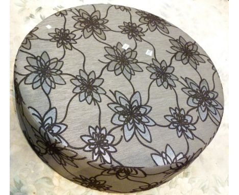 CIRCULAR POUFFE. Large circular pouffe Dia: 100 cm