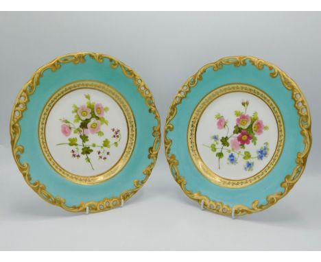 A pair of 19thC. Copeland Spode porcelain cabinet plates with floral sprays framed by gilded turquoise borders, 233mm diamete