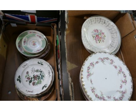 A mixed collection of ceramic items to include Meakins Studio patterned dinner plates, Royal Albert Old Country Rose calendar