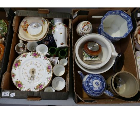 A mixed collection of ceramic items to include Masons Green Mandalay Mantle Clock, Cauldonware blue and white decorated jug a
