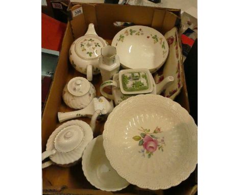 A mixed collection of items to include Wedgwood Wild Strawberry teapot and fruit bowl, Spode Jewel patterned fruit bowl etc