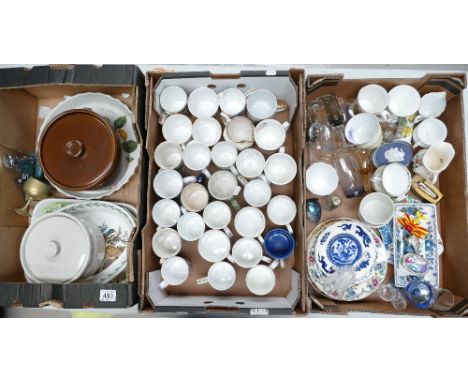 A mixed collection of items to include, Ceramic mugs, glassware, commemorative items etc. (3 trays)