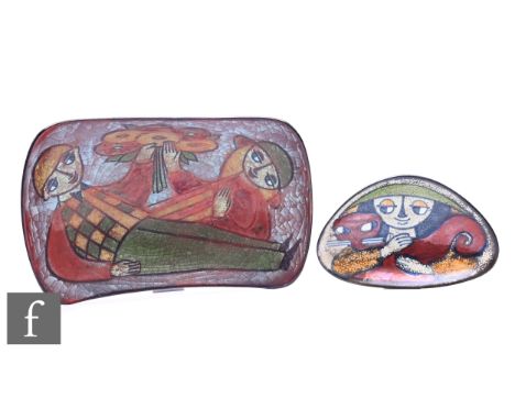Marianne Starck - Michael Andersen - A mid Century bowl, of dished rectangular form, decorated with male and female figure ho