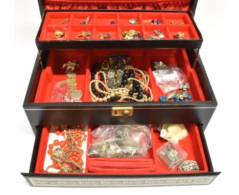 A COLLECTION OF COSTUME AND OTHER JEWELLERY INCLUDING A VICTORIAN OVAL LOCKET AND CHAIN a broad buckle bangle; a charm bracel