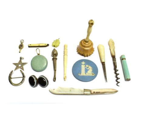 ASSORTED COLLECTABLES  comprising a guilloche enamel cylindrical needle case with pull-off cover, 4.5cm long (cover chipped);