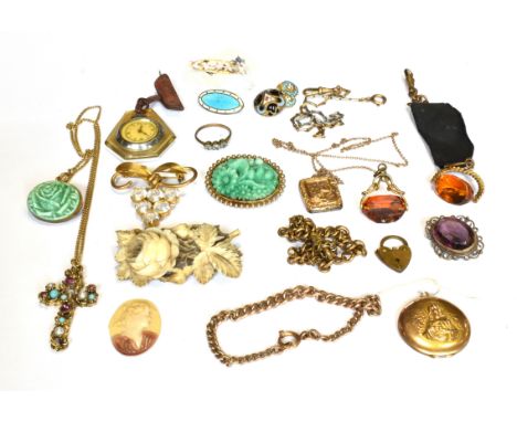 AN EARLY 20TH CENTURY SMALL GOLD FLORAL BROOCH STAMPED '9CT' AND A MIXED LOT OF MOSTLY PERIOD COSTUME JEWELLERY including; a 