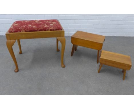 Light oak piano / dressing stool on cabriole legs together with two small wooden creepie style stools. 44 x 56 x 39cm. (3) 