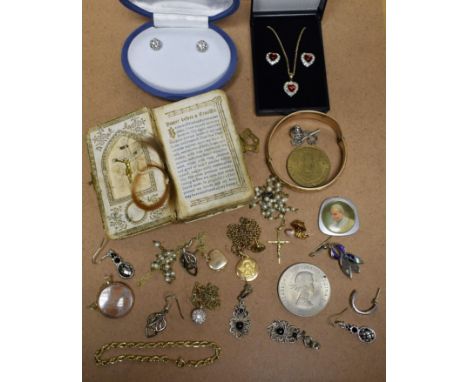 Jewellery - a 9ct gold pendant necklace; others, a rolled gold bangle, costume jewellery, rosary beads. etc