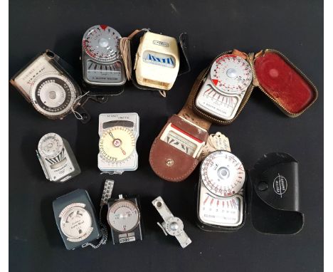 ASSORTMENT OF VINTAGE LIGHT METERSincluding Hanimex, Sunset Unittic, Walz Corona, Jonan com, Weston Master V, Mini Rex, etc. 