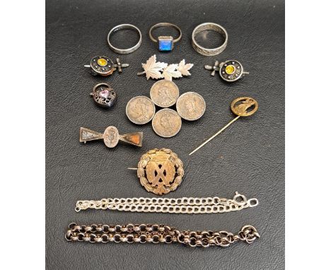 SELECTION OF VINTAGE SILVER AND OTHER JEWELLERYincluding a stone set thistle decorated brooch, a Victorian coin brooch (pin l