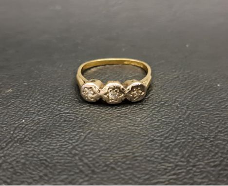 DIAMOND THREE STONE RING the illusion set diamonds on nine carat gold shank with platinum setting, ring size M and approximat