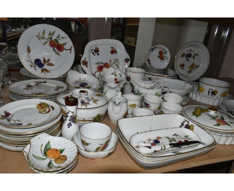 A NINETY FIVE PIECE ROYAL WORCESTER EVESHAM DINNER SERVICE, comprising a tureen with a spare lid, six assorted pie dishes, fi