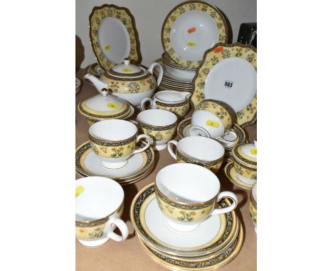 WEDGWOOD 'INDIA' PART DINNER SERVICE, to include cups, saucers, teapot, milk jug, covered sugar bowl, dinner plates and side 