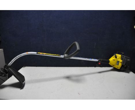 A MCCULLOCH STRIMMER MODEL No unknown - missing spark plug (UNTESTED)