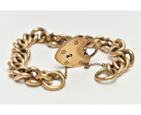 A HEAVY 9CT GOLD CURB LINK BRACELET, large links, hallmarked 9ct London, makers mark 'MFld', fitted with a large heart padloc