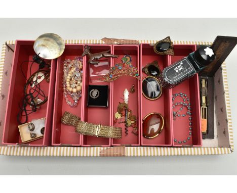 A BOX OF ASSORTED ITEMS, to include a pot of 'Mont Blanc' ink, two banded agate brooches, brooches, paste necklaces, a carved