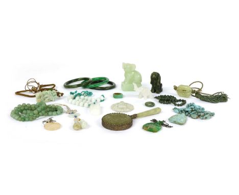A quantity of jewellery, to include an aventurine quartz bead necklace, a carved aventurine quartz hololith ring, a pair of c