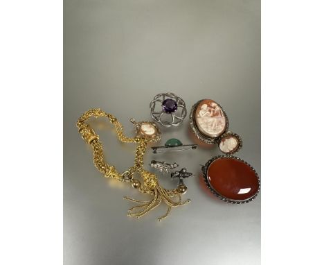 A collection of costume jewellery to include a 9ct gold cameo set oval pendant L x 3cm&nbsp; 2.17g, a white metal lattice bro