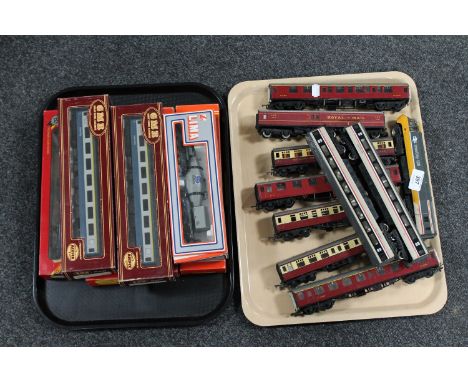 A Hornby OO gauge Intercity 125 engine with two carriages together with fourteen further OO gauge carriages (Some boxed).