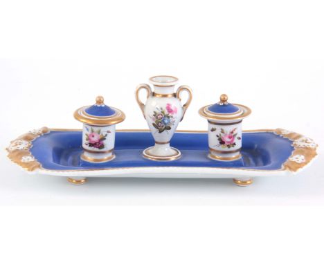 AN EARLY 20TH CENTURY&nbsp;CHAMBERLAIN WORCESTER PORCELAIN INK STAND with miniature vase decorated with flowers on a tray hav