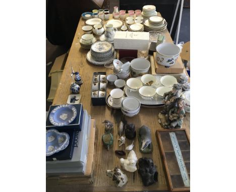 A large quantity of various items to include part tea and dinner services, Wedgwood jasperware, Royal Worcester, etc. IMPORTA