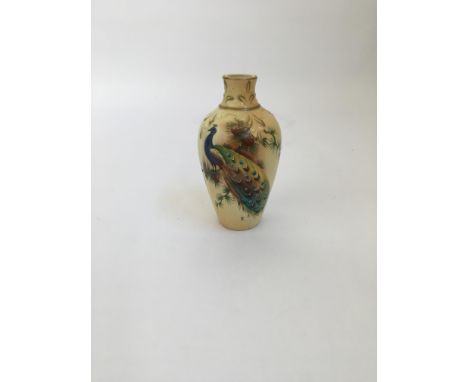 A Locke &amp; Co. Worcester peacock design vase, height 16cm. IMPORTANT: Online viewing and bidding only. Collection by appoi