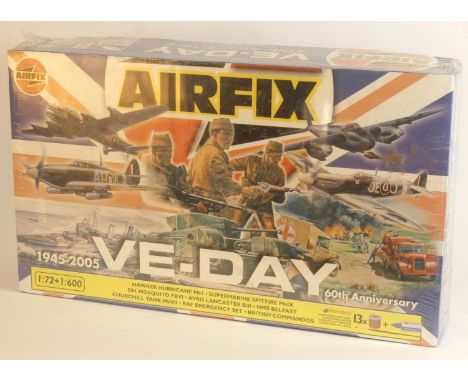 Airfix WW2 VE-DAY 60th Anniversary Set 1/72 Scale Model Kit, sealed and original box 