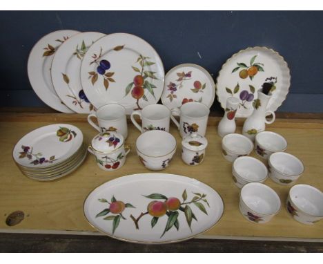 Royal Worcester 'Evesham' china tablewarechip on oval dish