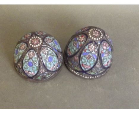 A small cloisonné egg shaped trinket box with floral decoration, 4'' long 