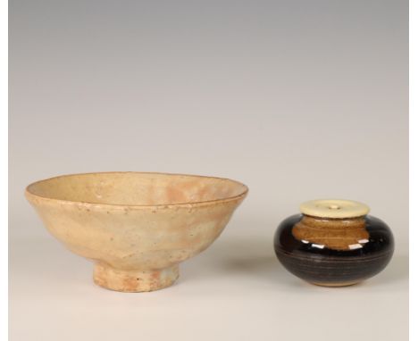 Japan, small Zeze ceramic chaire and a ceramic tea bowl, Showa period (1926-1989), the chaire covered with dark brown glaze w