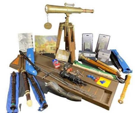 MIXED COLLECTABLES GROUP - to include a reproduction brass telescope on stand, unboxed Rebound game, various recorders and si